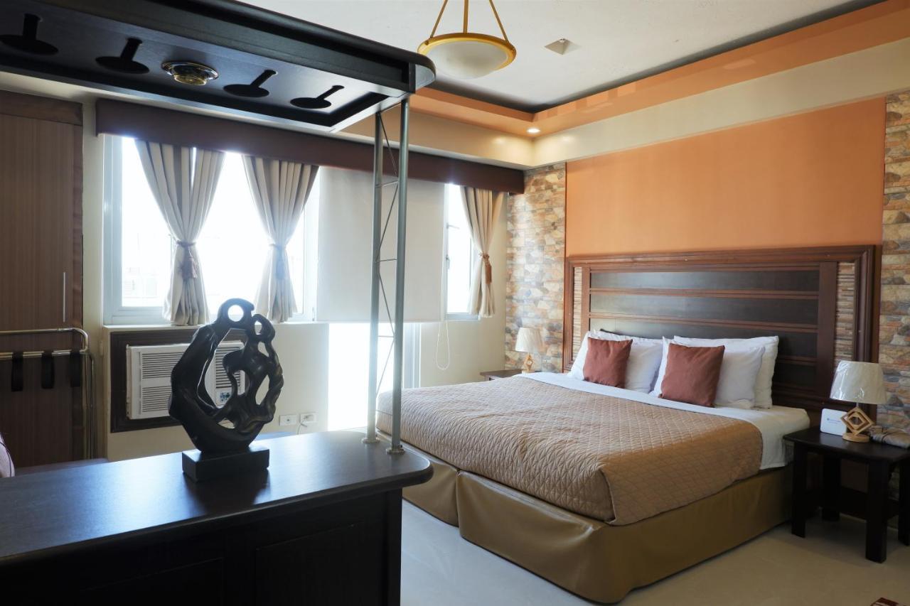One Palm Tree Villas Manila Exterior photo
