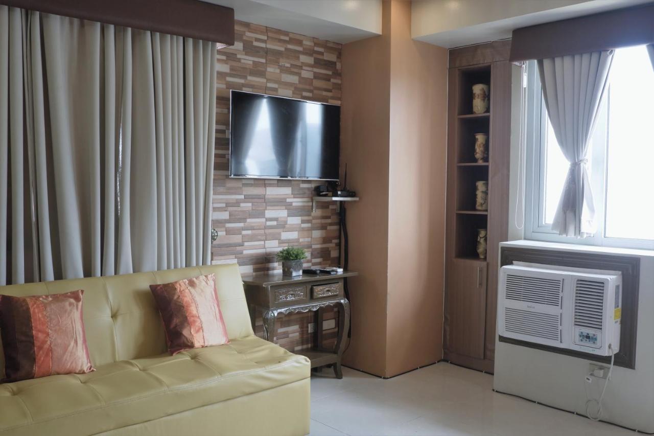 One Palm Tree Villas Manila Exterior photo