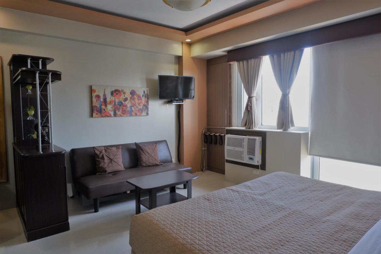 One Palm Tree Villas Manila Exterior photo