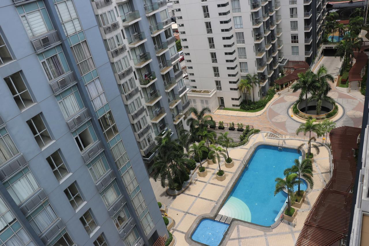 One Palm Tree Villas Manila Exterior photo