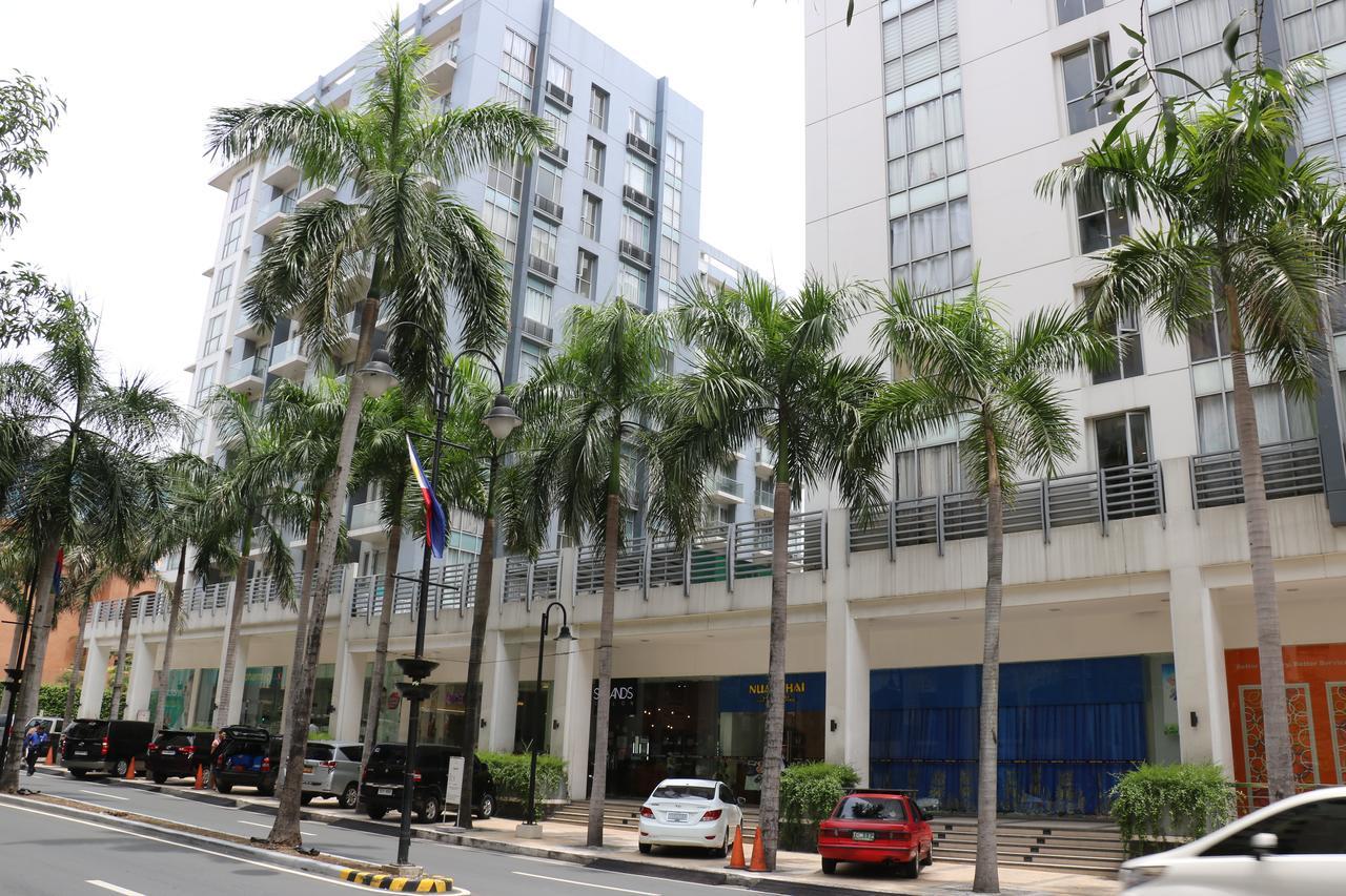 One Palm Tree Villas Manila Exterior photo